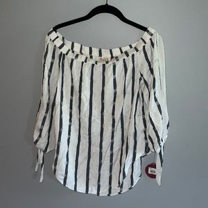 Off-Shoulder Long Sleeve Shirt